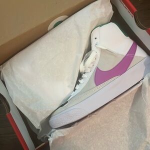 Brand New! Girls Nike Blazer Mid ‘77. Size 3.5